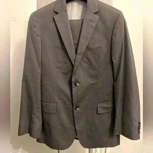 Hugo Boss 40 Regular Light Gray Suit - great condition